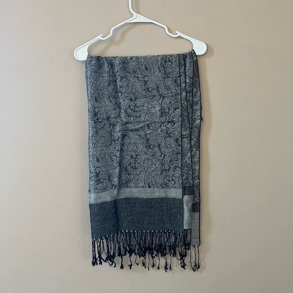 Scarf - Picture 1 of 1